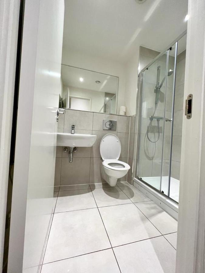 Alarabi Apartments-Studio Flat Кройдон Экстерьер фото