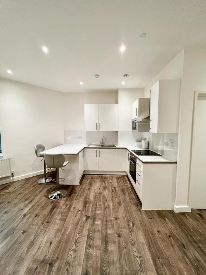 Alarabi Apartments-Studio Flat Кройдон Экстерьер фото